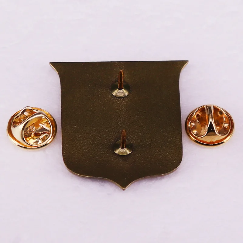 1PC Vintage Heraldic Shield Heart Key Lion Embossed Enamel Pin, Medieval Noble‑Style Brooch, Romantic Antique Jewelry Gift