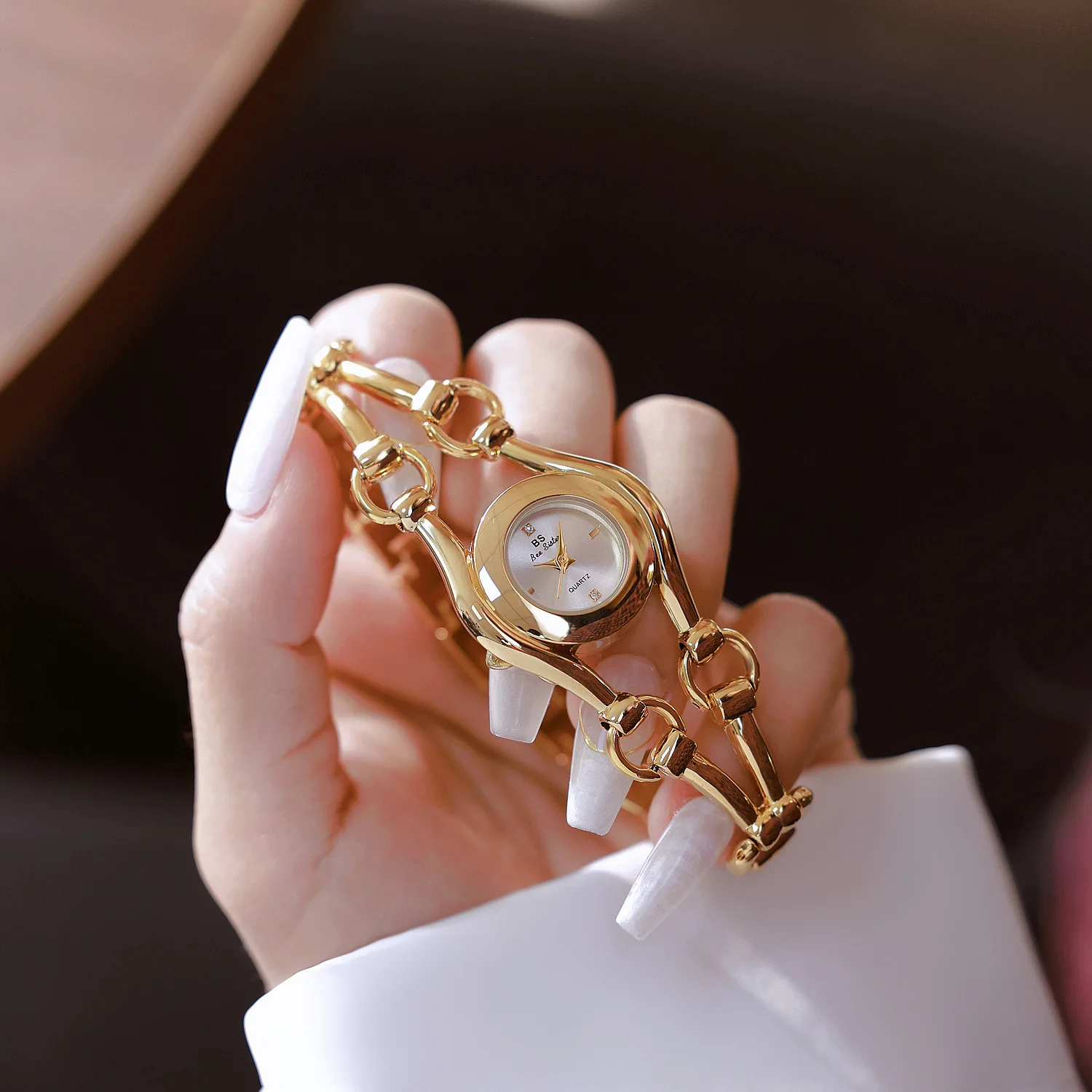 Необычные женские часы, кварцевые водонепроницаемые уникальные модные золотые ручные часы, платье, женский лучший подарок для подруги