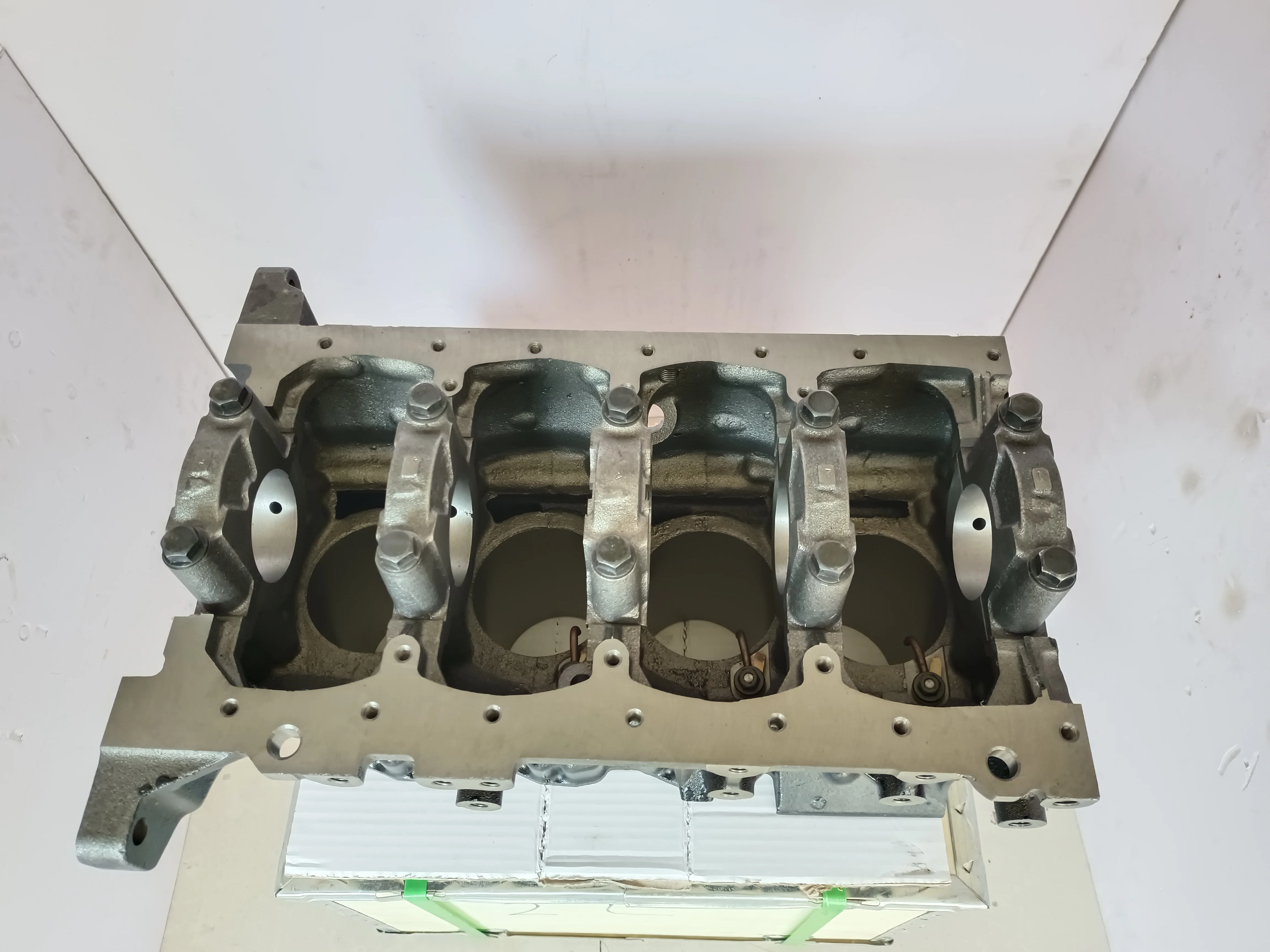 4-wheel Brand New 2LT Cylinder Block
