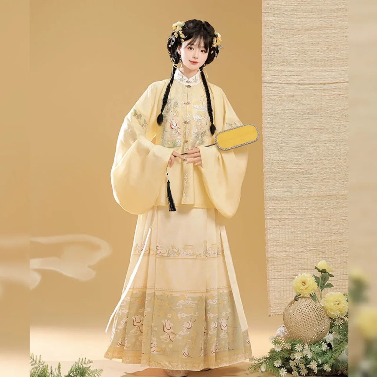 

Pre-sale, Ming-made Hanfu women's stand-up collar embroidered patch, pipa-sleeved horse skirt, autumn and winter models