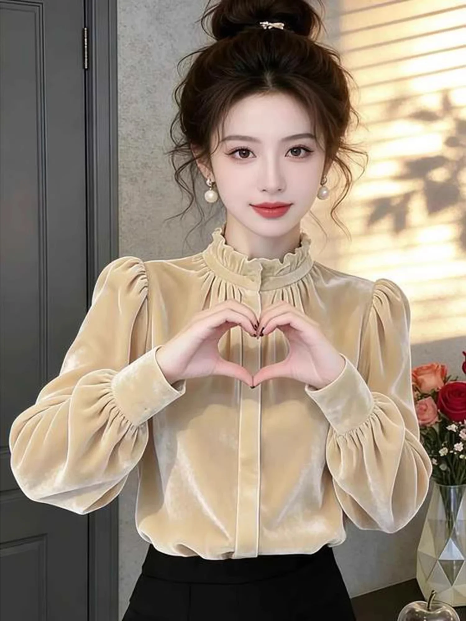 

Elegant Velvet Shirt Women's Fashion Autumn Winter New Style Stand Collar Wooden Trim Breathable Skin-friendly Long Slee...