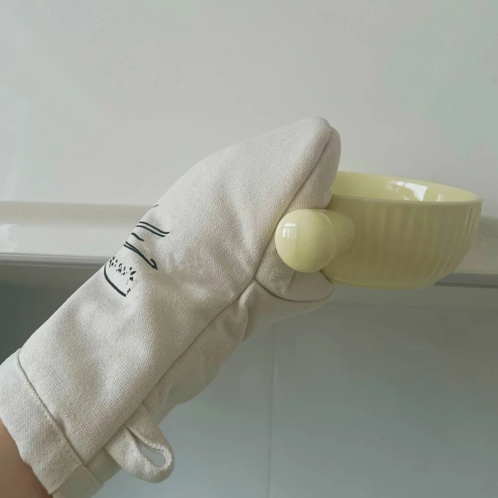 Practical Anti-scalding Oven Gloves Cotton Thickened Kitchen Hand Clip Hanging Beige Baking Gloves Cooking