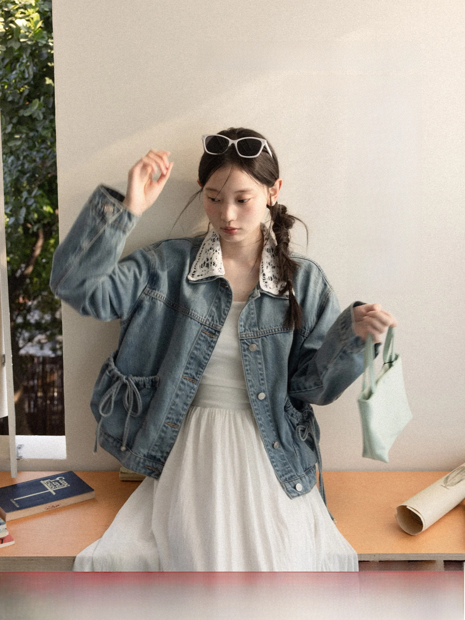 

Ретро-джинсовая куртка с синими кружевными вставками и свободным воротником, женская повседневная куртка свободного кроя, весна 2026, теплая, из смесового хлопка