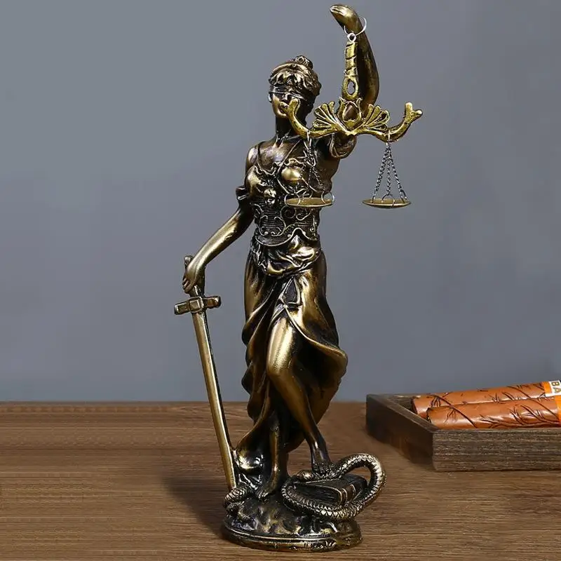 Estátua de Justiça de senhora de latão antigo Decoração com tema legal para escritório de lei/sala de estudo Ornamento de mesa