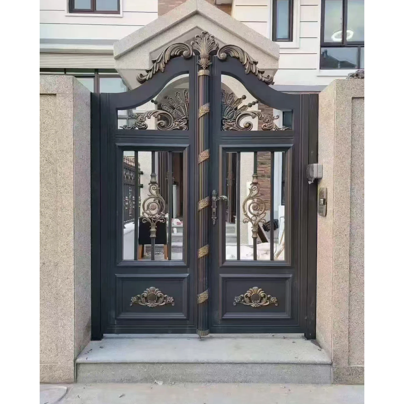 Durable Aluminum Alloy Swing Gate | Modern Security Entry Gate for Hotel Apartment | Luxury Custom Powder CoatedCustomizable