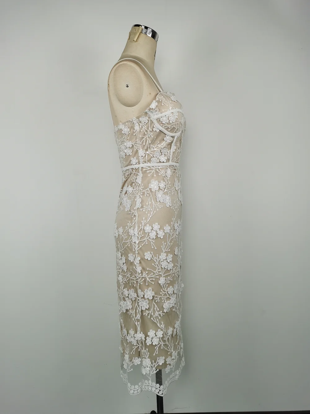 Robe de bal de mariage pour femmes, sans manches, dentelle, sac ajouré, hanche, longue jupe brodée, dos nu, robe de soirée, Banquet