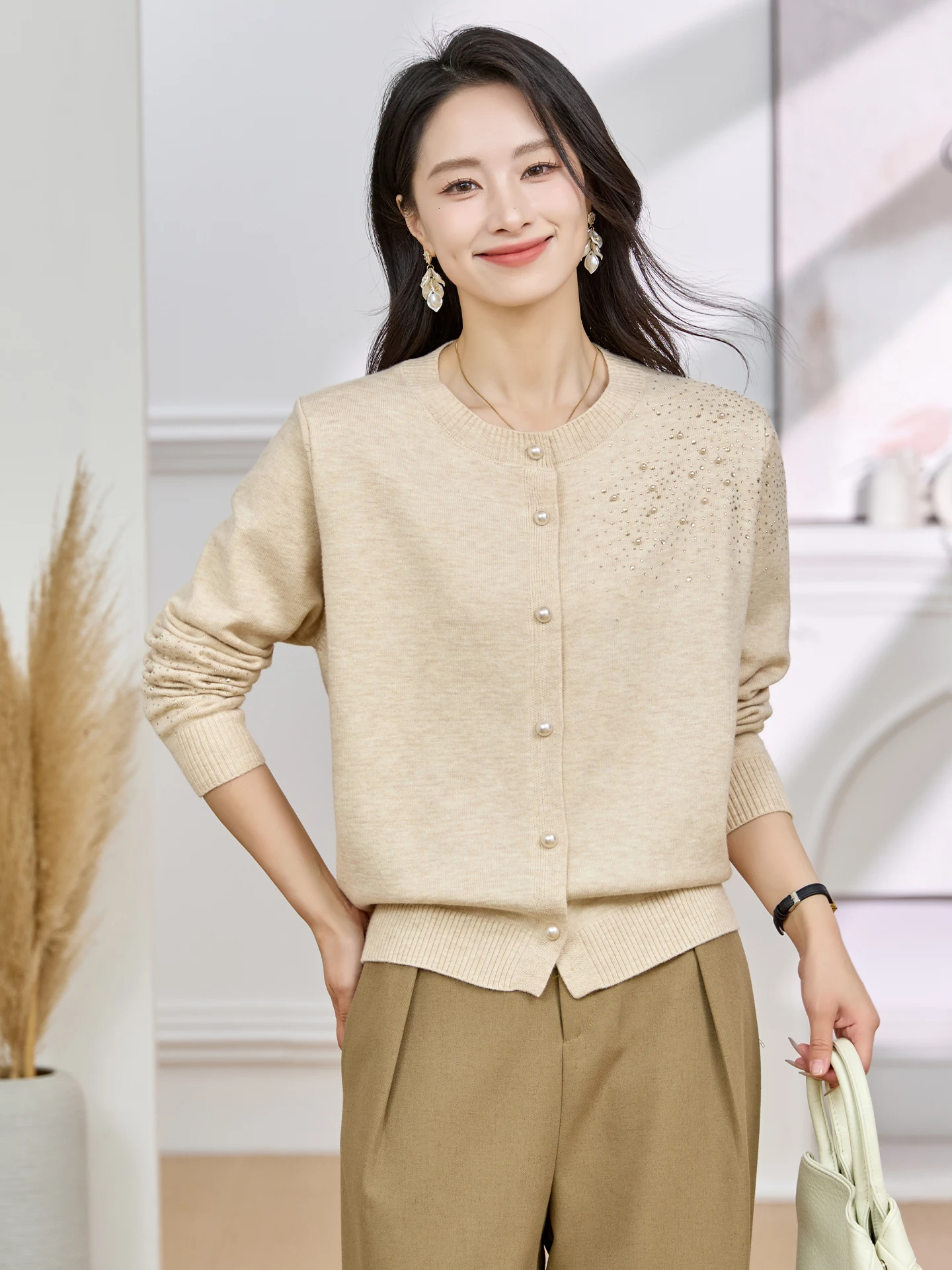 

Новинка 2025, вязаный длинный круглый свитер Sve Ne, легкий женский модный свитер для поездок на работу, антипитанный, прочный, нейлоновый, смешанный