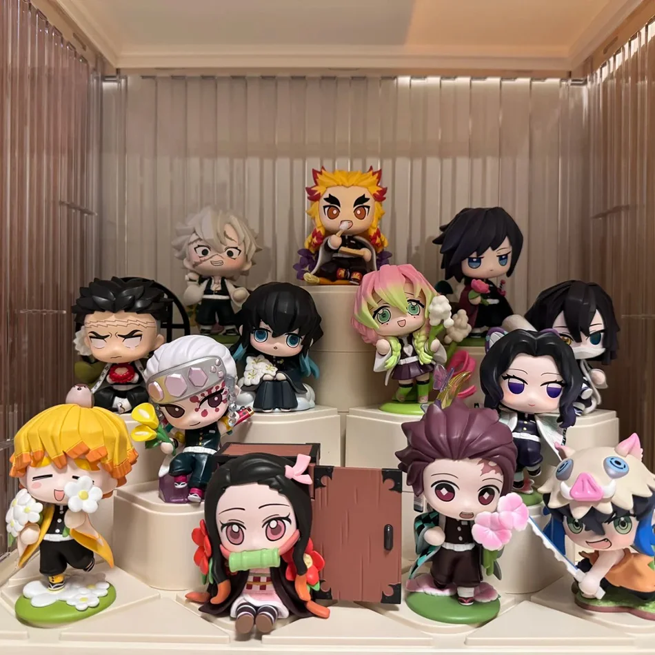 Heiße Demon Slayer Anime-Figur Tanjirou Agatsuma Zenitsu Kyoujurou Anime-Modell Geburtsblumen-Actionfigur Sammlerspielzeug Kindergeschenk