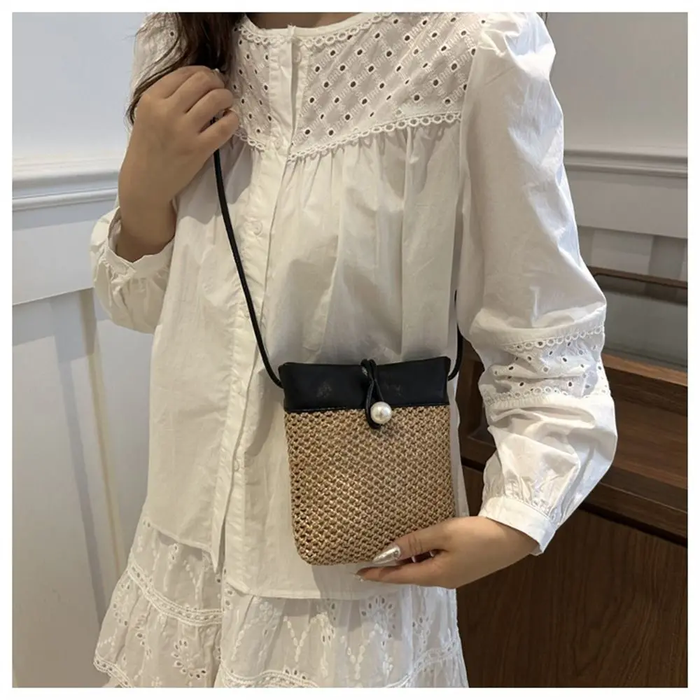 Fashionable Grass Woven Shoulder Bag Small Handmade Braid Handbags Bohemian Portable Phone Bag for Summer