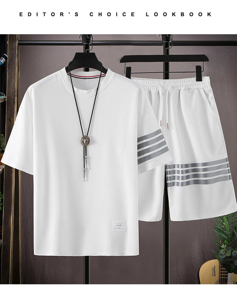 

The 2025 new trendy and fashionable summer short-sleeved suit is simple and comfortable for daily commuting for men