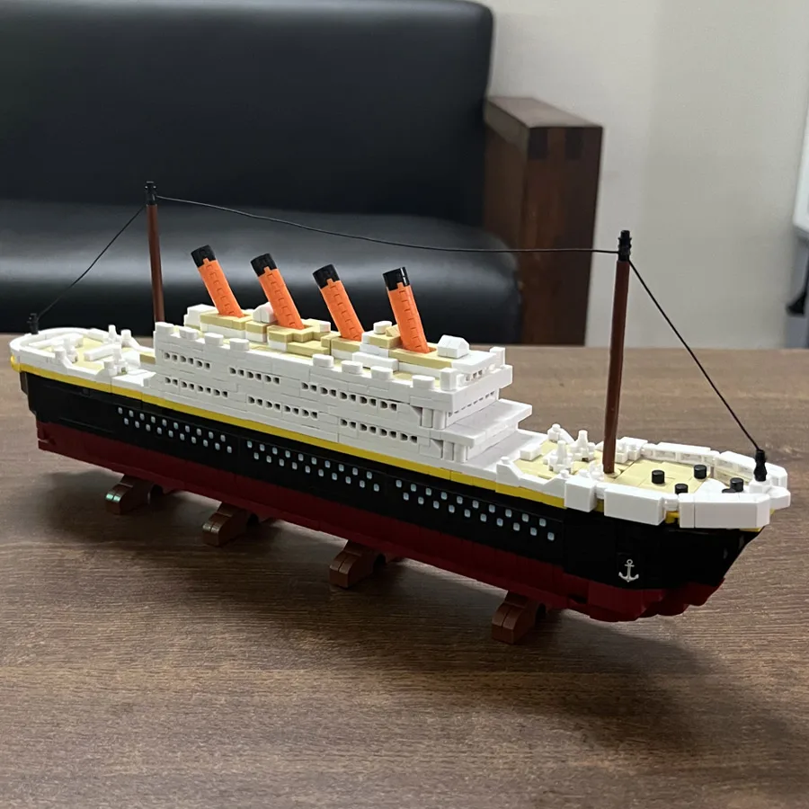 Mini Luxury Cruise Ship Building Block Model, Micro Brick High-Difficulty Assembly Set, New Year Gift, Christmas Gift