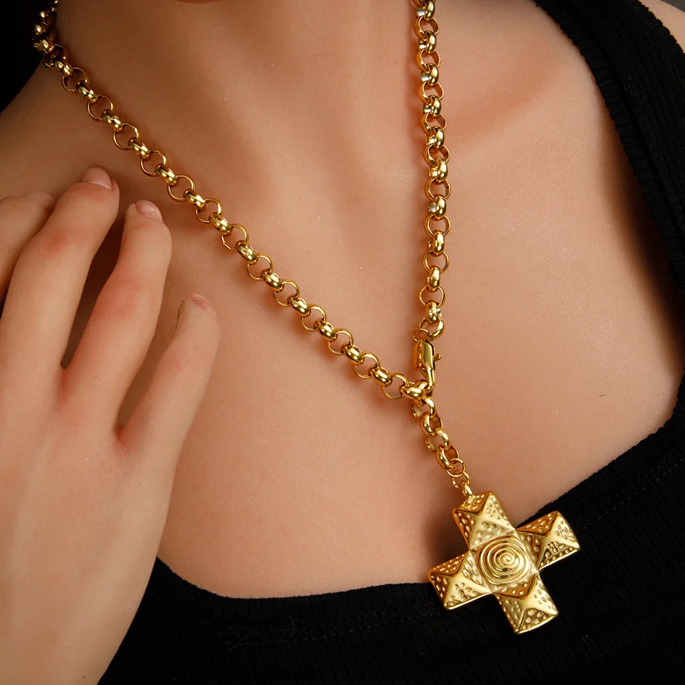 

Fashion Stainless Steel 18k Gold Plated Versatile Non Tarnish Tourbillon Cross Necklace Waterproof Jewelry