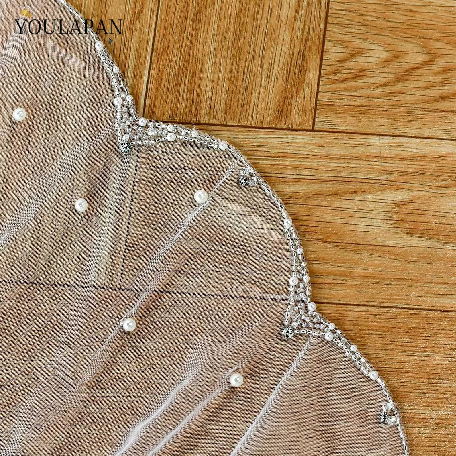 TOPQUEEN Bridal Veils Crystal Beaded Voile MariéE With Pearl Decoration With Wavy Edges Wedding Dress Accessories V366