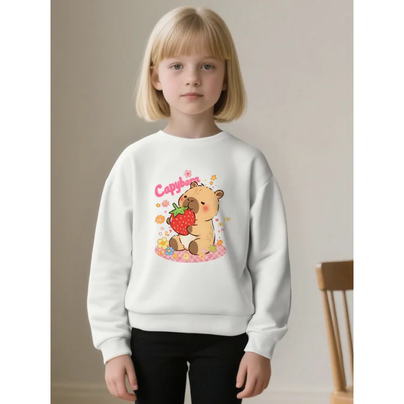 2025 سترة كابيبارا اللطيفة للفتيات تحمل طباعة الفراولة ورقبة دائرية #1