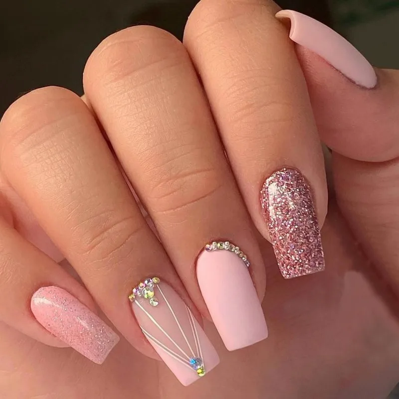 24 stücke rosa Diamant Glitter drücken auf Acryl nägel mittellange quadratische wieder verwendbare selbst klebende falsche Nägel mit Kleber Voll deckel Maniküre