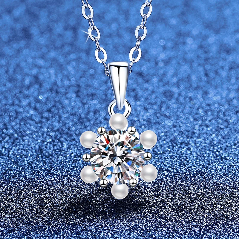 

Platinum PT95018k Gold Moissanite Necklace, Simple and Fragrant Style Necklace, Moissanite Pendant, Light Luxurycollarbone Chain
