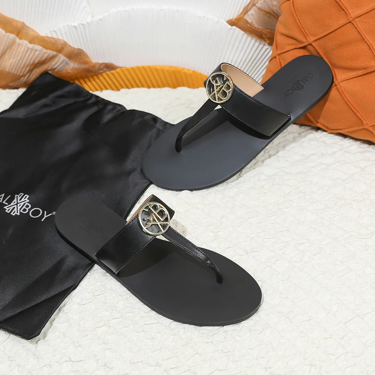 

Flat Flip-flops for Women 2025 New Summer Styles for Girls Slippers for Outdoor Beach Shoes Luxury Brand Designer Sandals