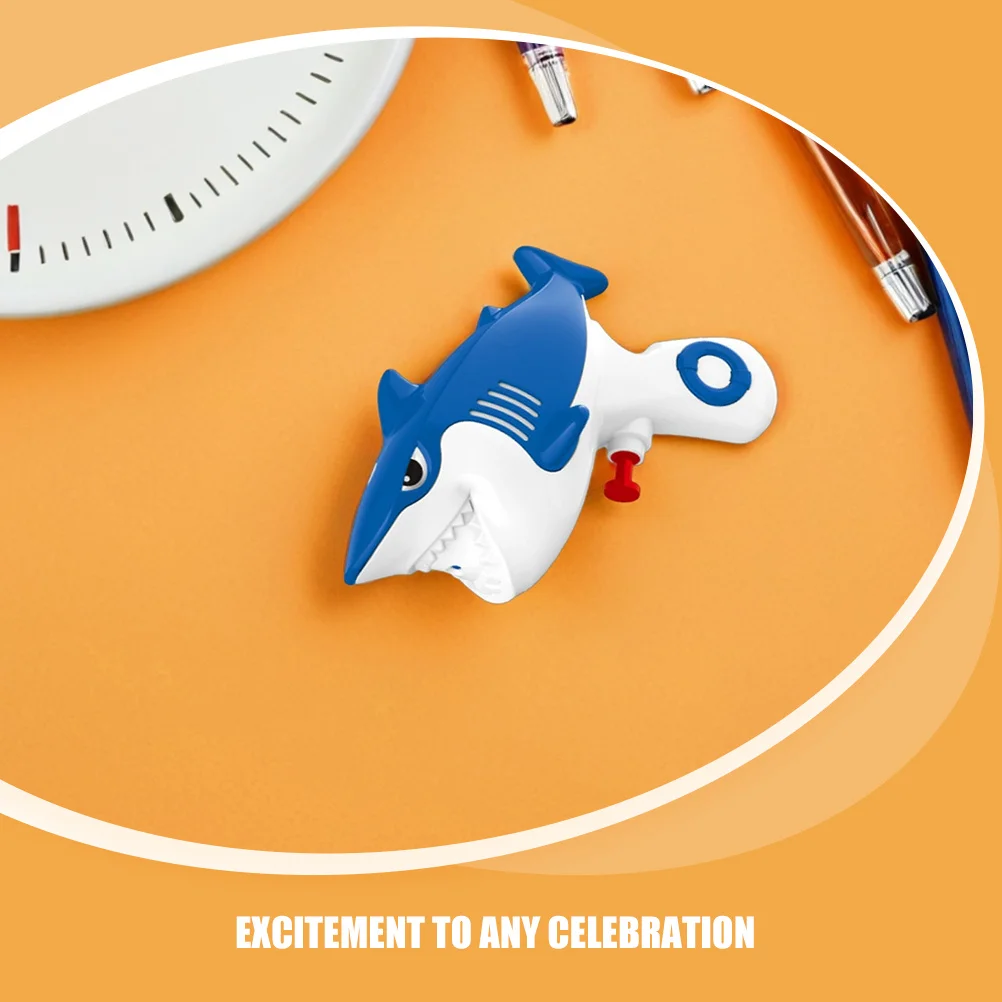 2 قطعة Shark Pufferfish بنادق المياه للأطفال الصيف شاطئ بركة حفلة تفضل اللعب في الهواء الطلق Soaker هدايا رائعة الأولاد ألعاب مياه للأطفال الصغار