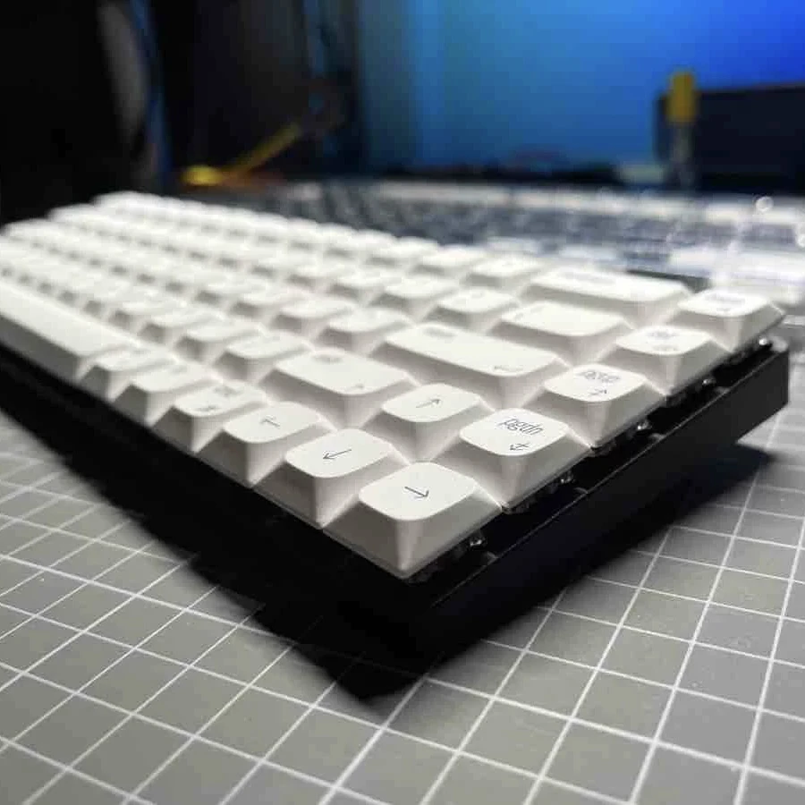 127 مفتاحًا فائقًا في أغطية مفاتيح منخفضة بعمود منخفض JWA الحد الأدنى للرياح PBT أغطية مفاتيح ميكانيكية مخصصة للمكتب