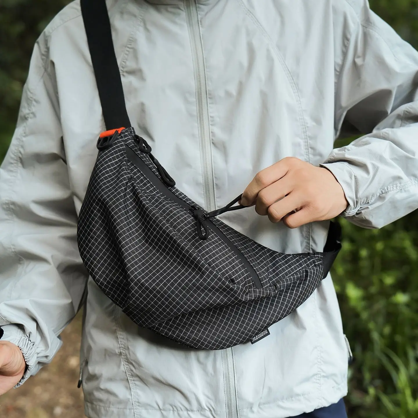 Grid Sling Bag Large Capacity Lightweight Crossbody Chest Bag Waterproof Outdoor Hiking Cycling Travel Bag Men Women