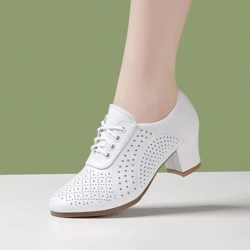 

New breathable mid-high heels for spring and summer, women's dance shoes with hollow-out design, casual single shoes for mothers