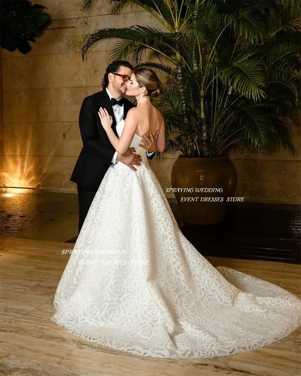 SPRAYING Luxe Ivoor Kant Trouwjurk Sexy Sweetheart Bruidsjurken Een lijn Lange Sweep Trein Robe De Mariée Aangepaste 2026