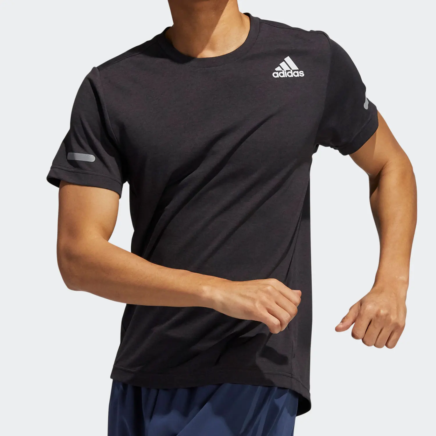 

Официальная мужская футболка Adidas Authentic Elevate Train T с коротким рукавом HB8523