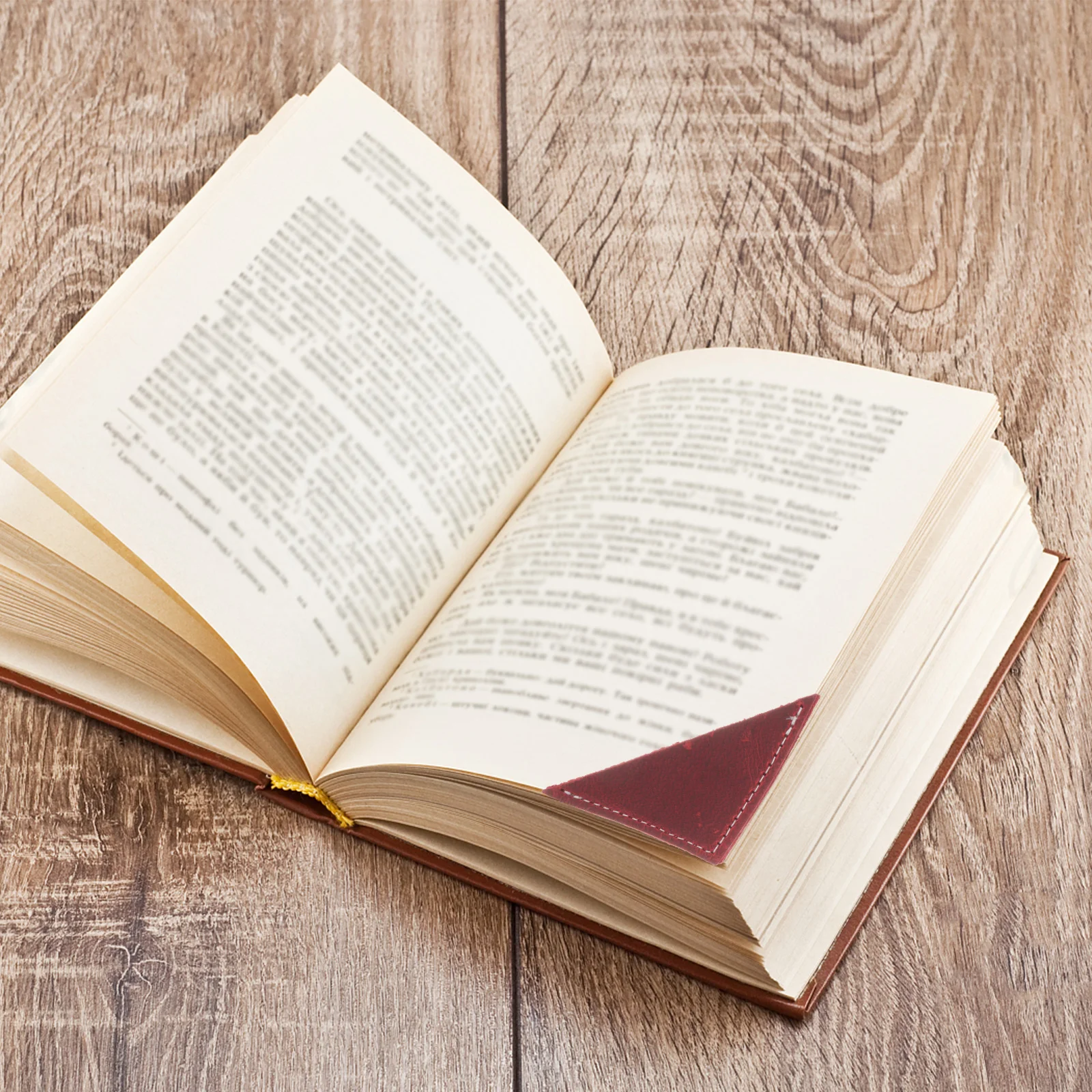 

Real Cowhide Triangle Bookmark Vintage Style Book Corner Marker for Students Readers Teachers Corner Book Marks