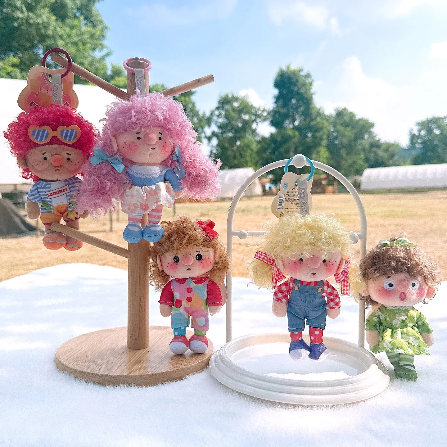 chaveiro-de-boneca-de-cabelo-cacheado-de-16cm-menino-e-menina-com-sardas-pingente-de-bolsa-de-desenho-animado-arco-Iris-de-verao-decoracao-fofa-para-mochila-presente-requintado-para-meninas