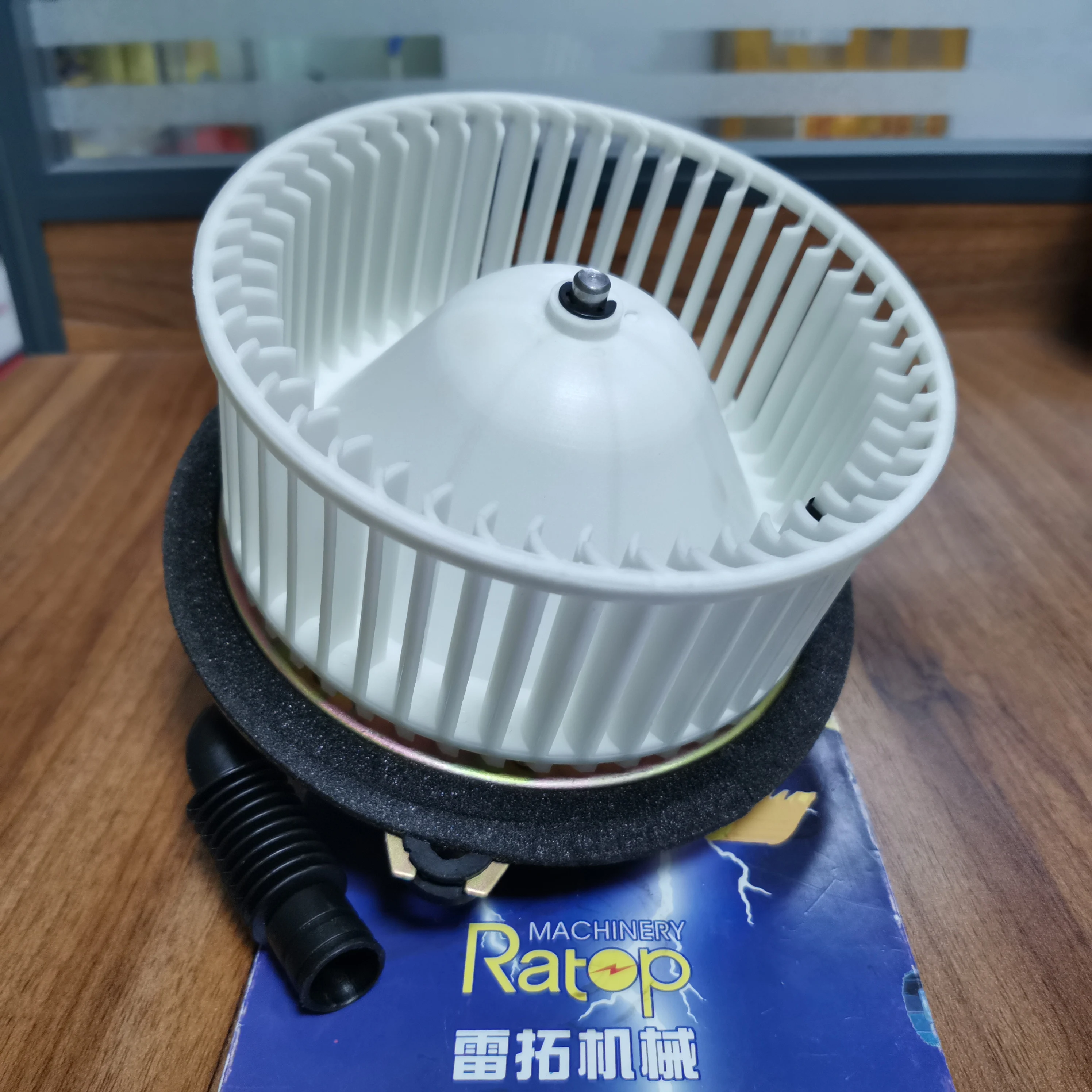 

EX200-2 EX200-3 Excavator Cooling Parts 4658943 Blower Motor 4658943