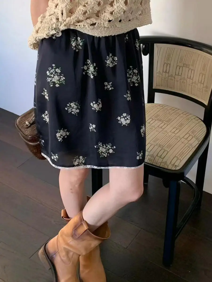 

Floral A-Line Skirt High Waist Slimming Anti-Light Lace Trim Versatile Short Skirt Women's Fashion Spring Colle...
