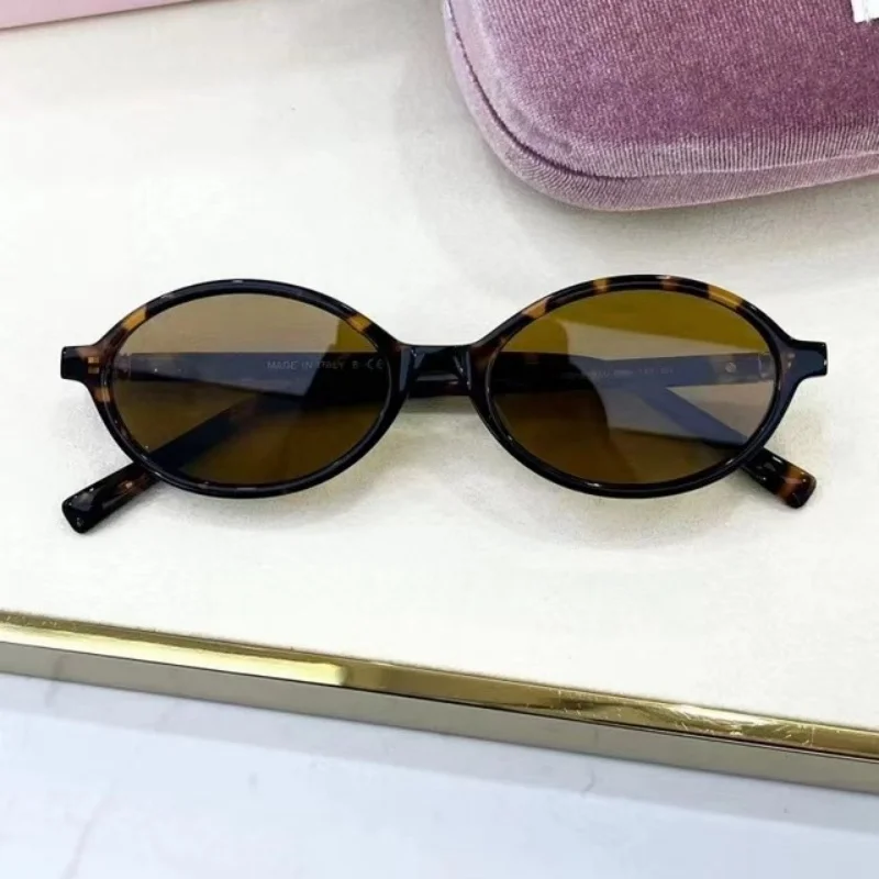 2024 Summer New Women\'s MIU Model Small Elliptical Reading Glasses Fashion Luxury Brand Design Transparent Lens Sunglasses Case