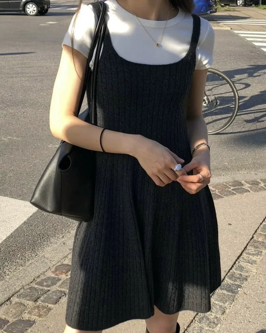 Vestido Versátil de Tricô Retro Outono Inverno Ounce2025, Camada Base Fena, Decote Redondo, Sem Mangas, Vestido em A