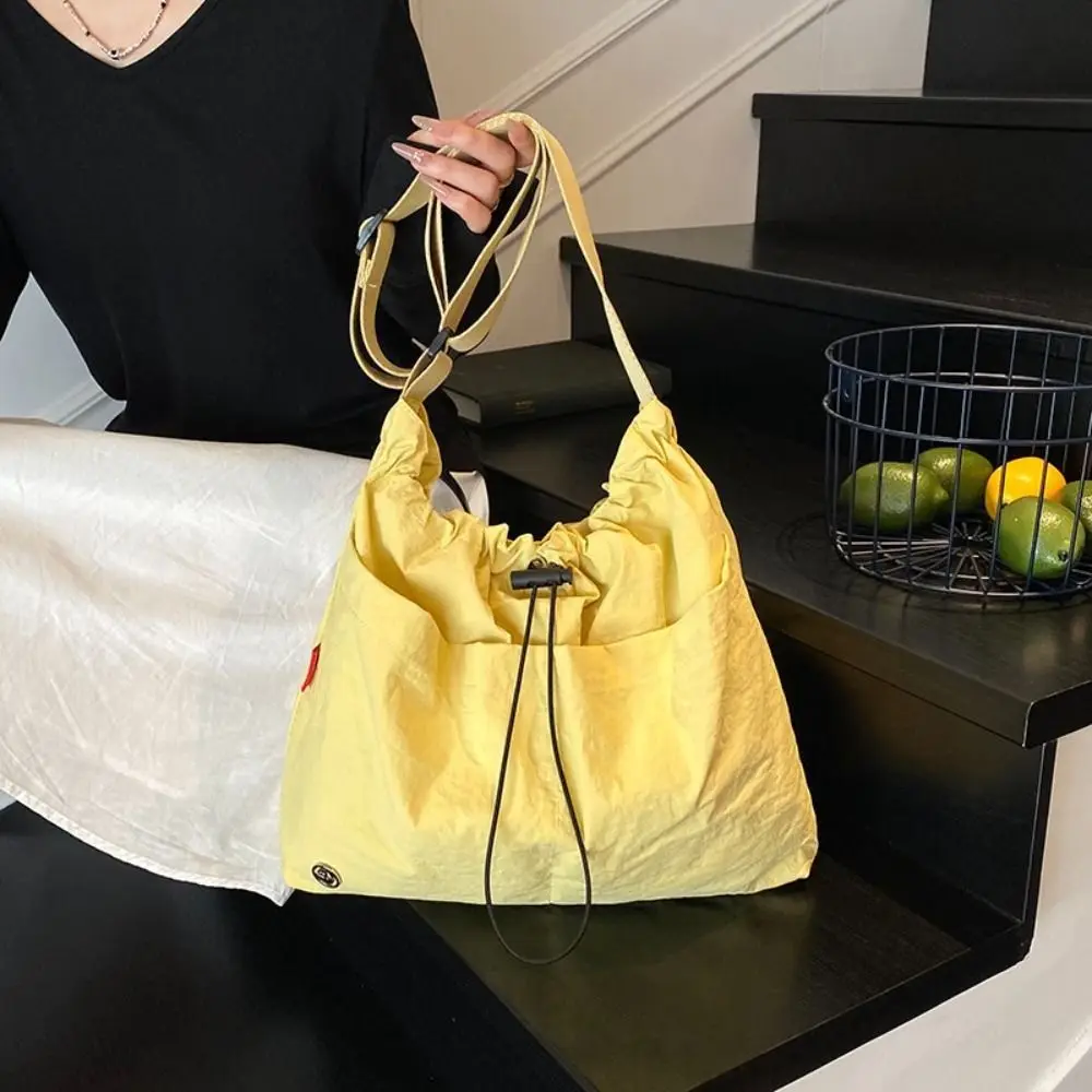 防水ナイロンショルダーバッグ無地布クロスボディバッグ大容量プリーツ巾着バケットバッグ