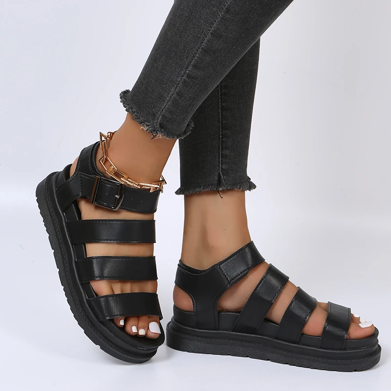 Elegante Outdoor Zwart En Wit Vrouwen Helling Hak Dikke Zool Sandalen, Riem Gesp Platte Onderkant Zachte Zool Romeinse Sandalen Voor Vrouwen