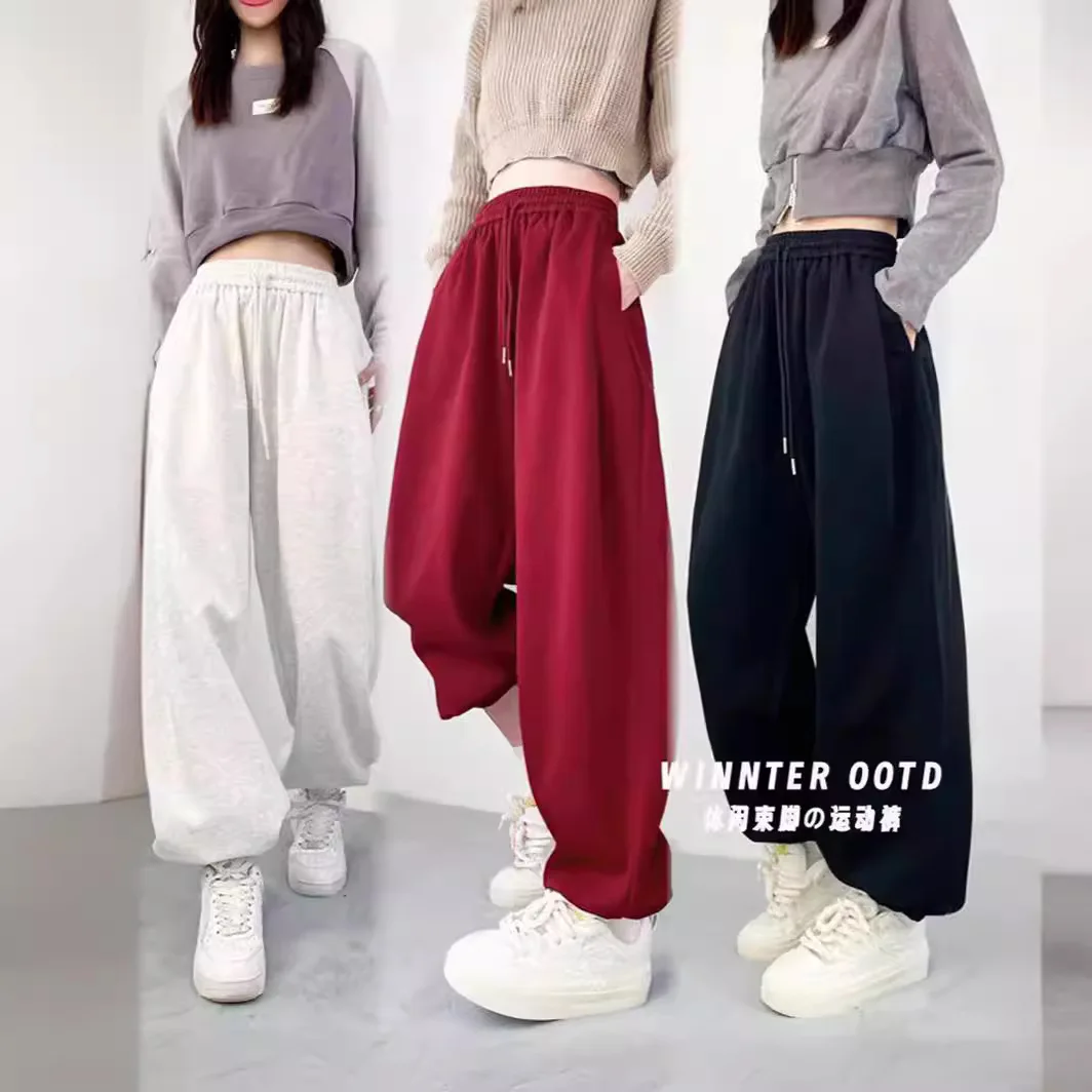 

Бордовые спортивные брюки для женщин, весна-осень, большие размеры, свободный крой, утолщенные, утягивающие, для бега, красные спортивные брюки, в стиле кэжуал