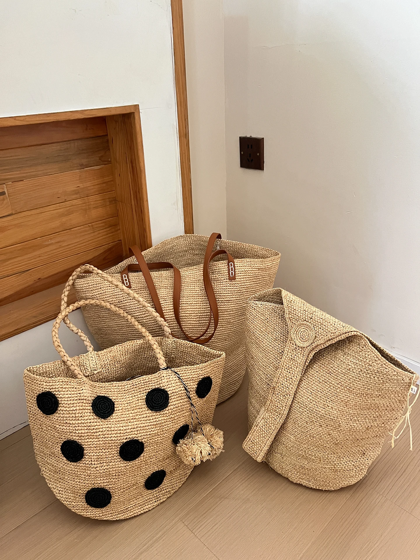 

Nikki ey Lfey St тканая сумка женская летняя пляжная сумка Vaion Sle на одно плечо ручная пляжная сумка корейская высококачественная плата...