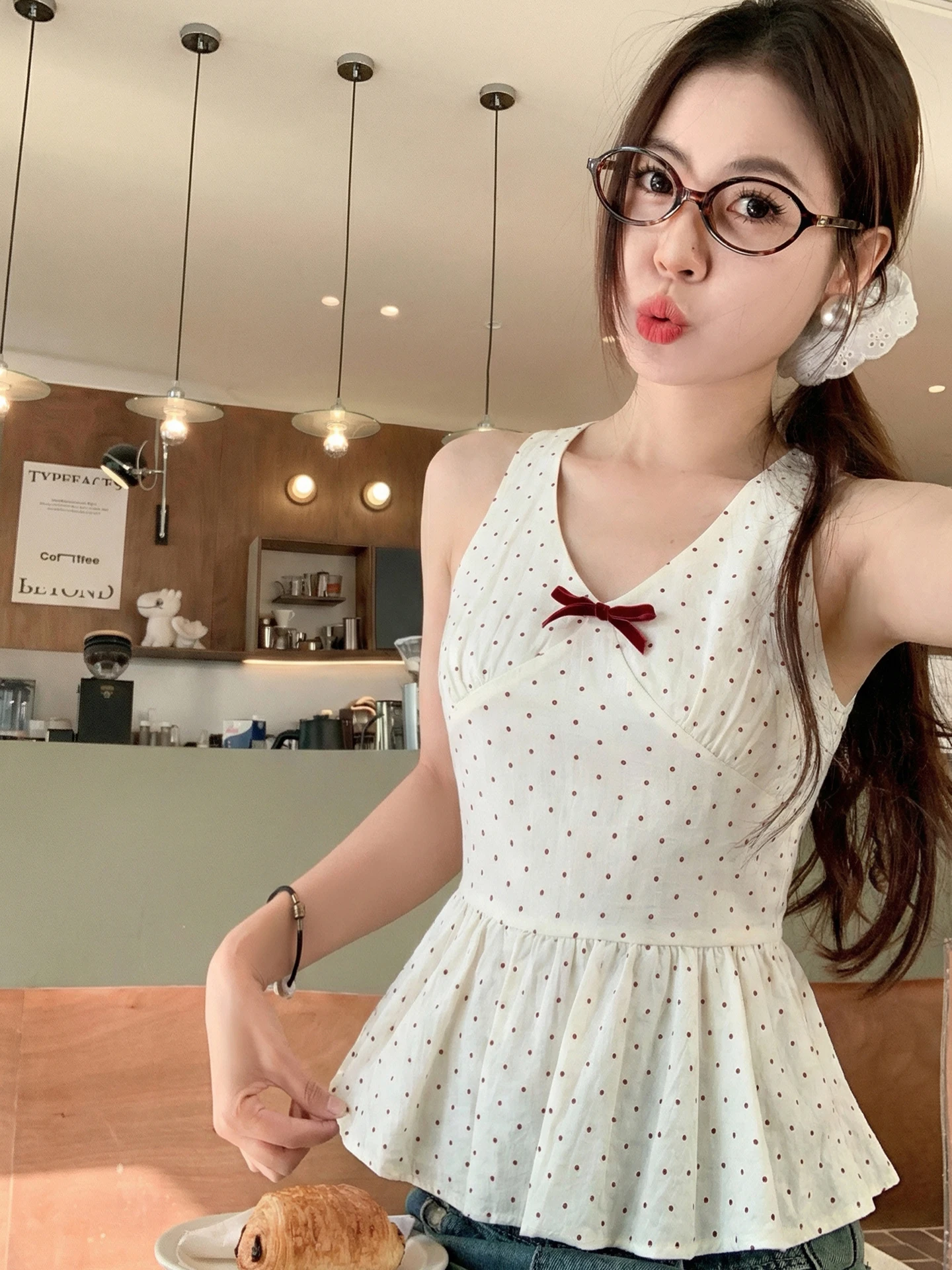 

Женский летний топ Zeng Xiao Salt Korean Sle с V-образным вырезом, в горошек, на бретельках, для активного отдыха, приталенный крой