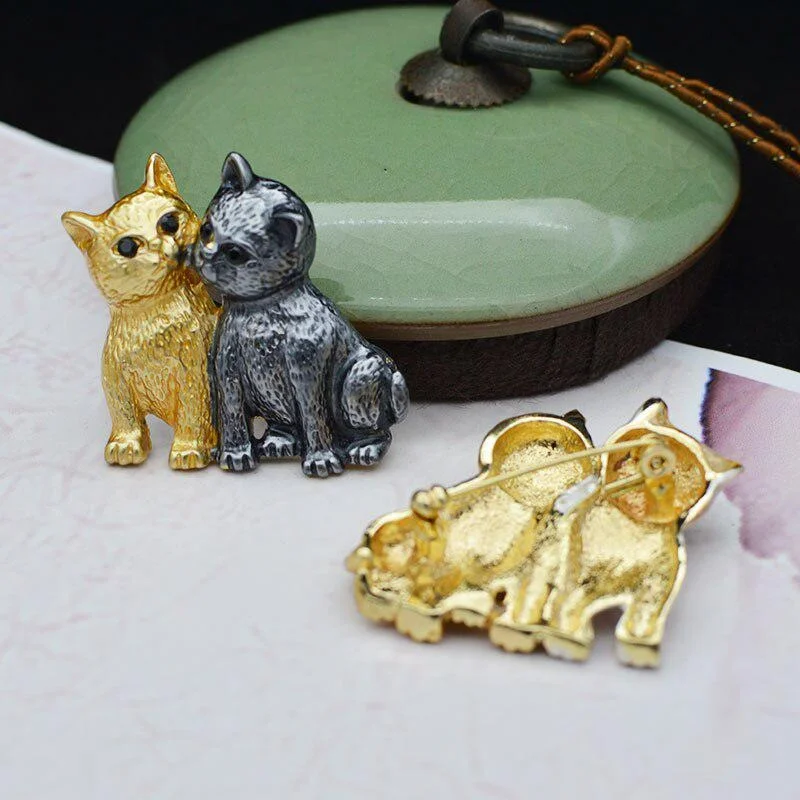 New Women\'s Fashion Bicolor Cat Breast Pin Cute Retro Versatile Animal Pin Coat Accessories Jewelry Gift Wholesale
