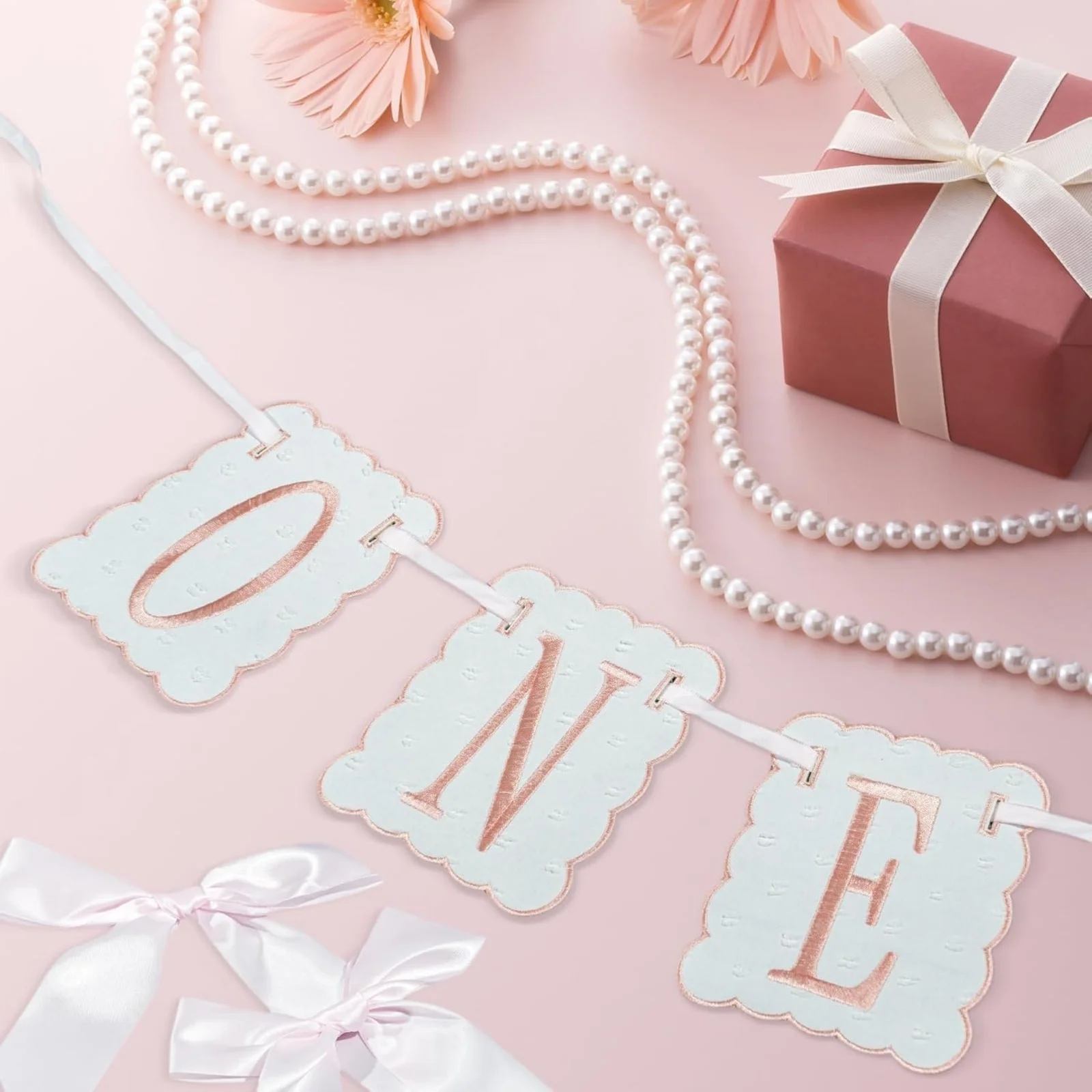 Rosa und Weiße Schleife ONE Hochstuhl-Banner für Mädchen Erster Geburtstag Hochstuhl-Dekoration Sweet One Rosa Schleife 1. Geburtstag Dekorationen – Detail 3