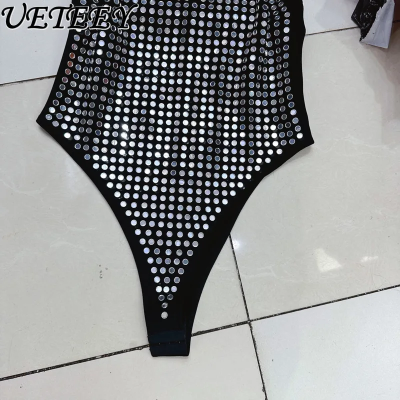 ライトラグジュアリーレトロシルバーホットダイヤモンドプライマーノースリーブロンパースボディスーツブラックプレミアムセクシーネックホルターベストジャンプスーツ女性用