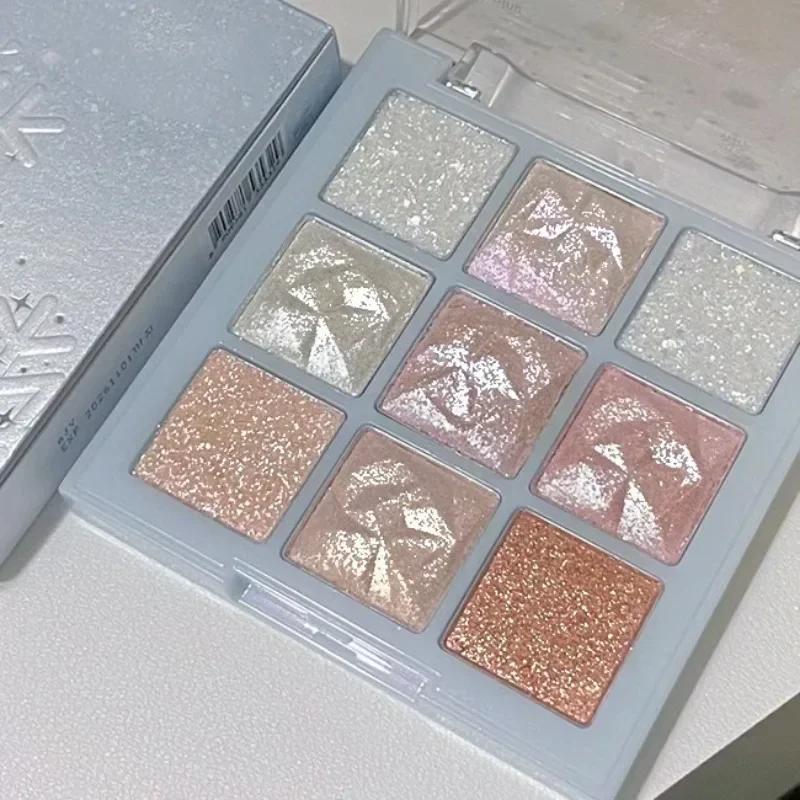 Snowflake 9Color Eyeshadow Palette Glitter Pearl Eyes Makeup Palette Champagne Highlights Cool Tone Charming Compact Eyeshadow