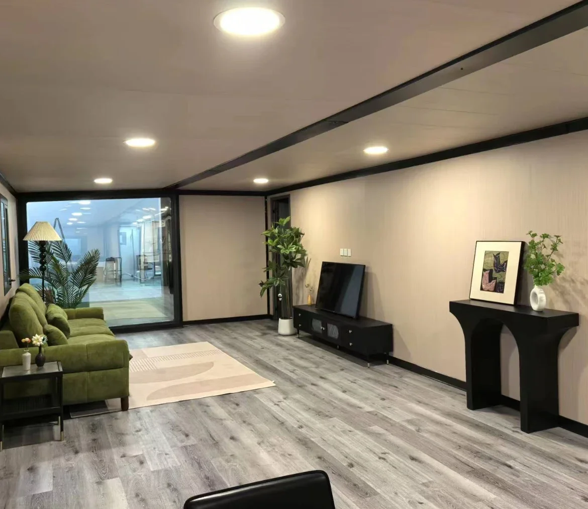 YG Factory Customized 2 Bedroom Mobile Modular Double Wing Expandable Folding Container House with Full Equipment