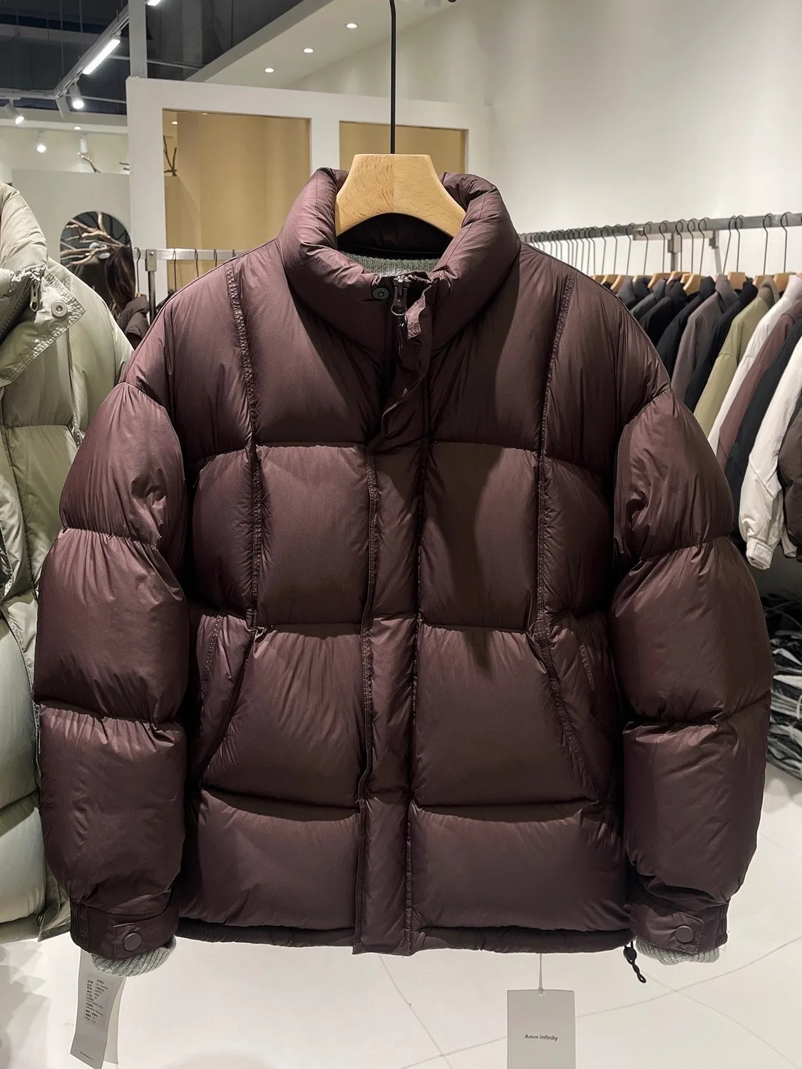 

Мужская зимняя куртка-пуховик с высоким содержанием пуха, утепленная, с воротником-стойкой, из искусственного меха, белая, на молнии, повседневная