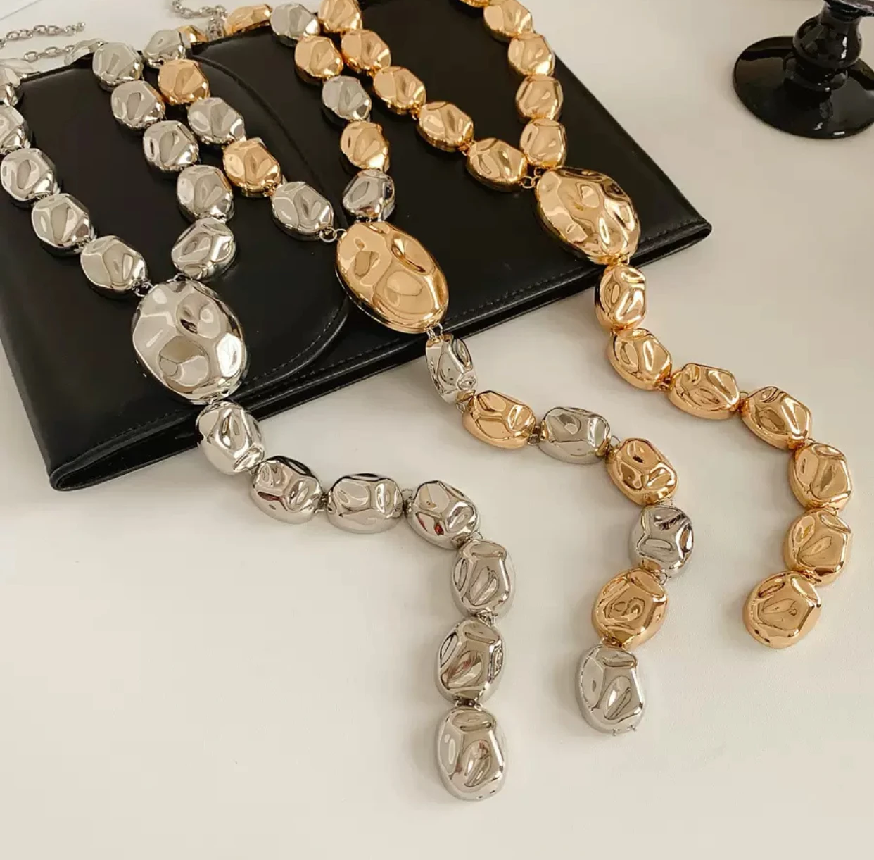 ヨーロッパとアメリカの高級デザインセンス Y字型ネックレス ファッション カラーチェーン レトロ 高級感 メンズ レディース