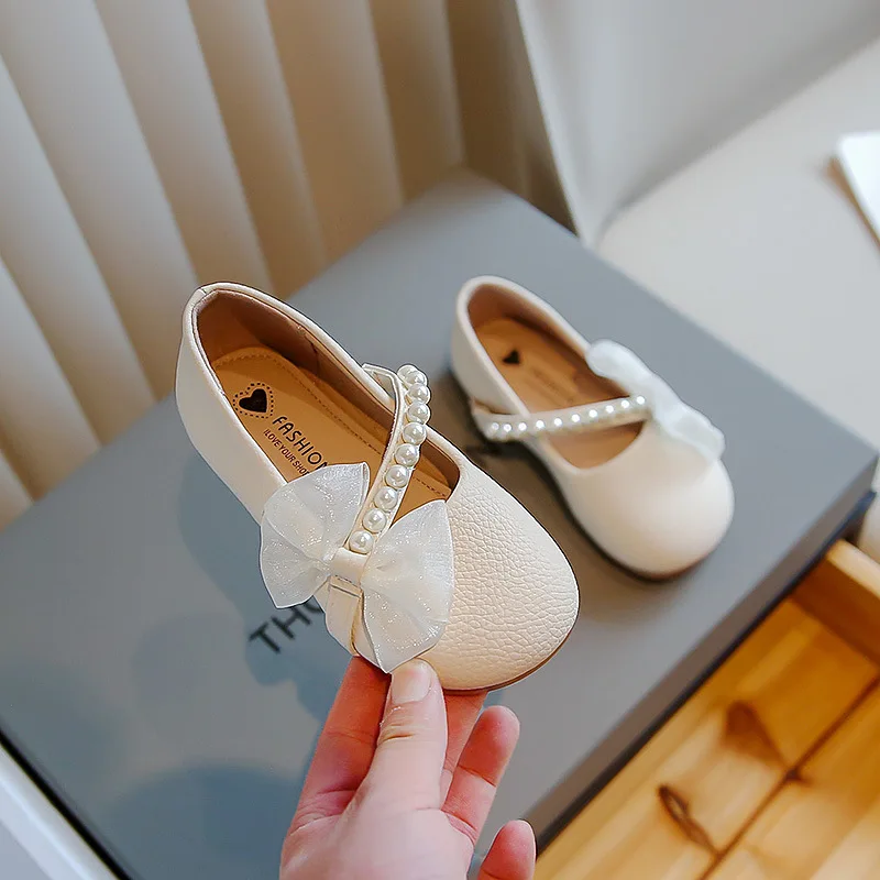 Spring and Autumn Girls\' Leather Shoes2024New Style White Pearl Little Girl Soft Bottom Western Style Children\'s Peas Shoes