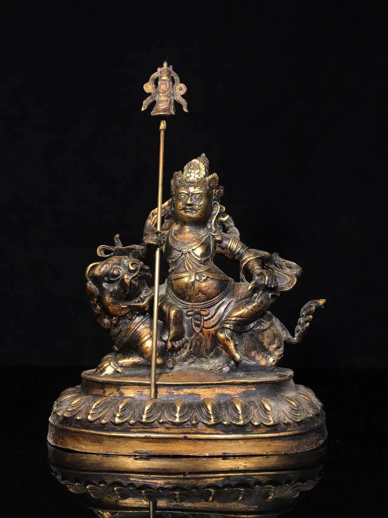 Old Qing Dyansty copper  Buddha statue,The lion who sent the treasure,Handmade