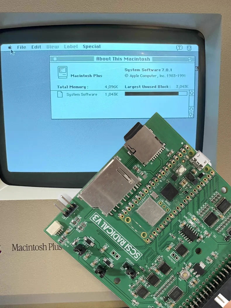 la-version-wifi-de-bluescsi-v3-un-ssd-scsi-est-compatible-avec-les-macintosh-et-avec-diverses-plateformes-informatiques-anciennes-notamment-les-pc-les-ibm-et-les-sgi
