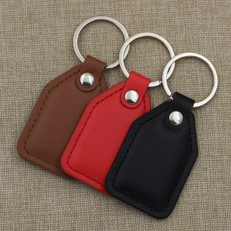 New Simple PU Leather Key Chains Solid Color Car Keychain Accessories Personalized Design Square Blank Keyring Pendant Wholesale