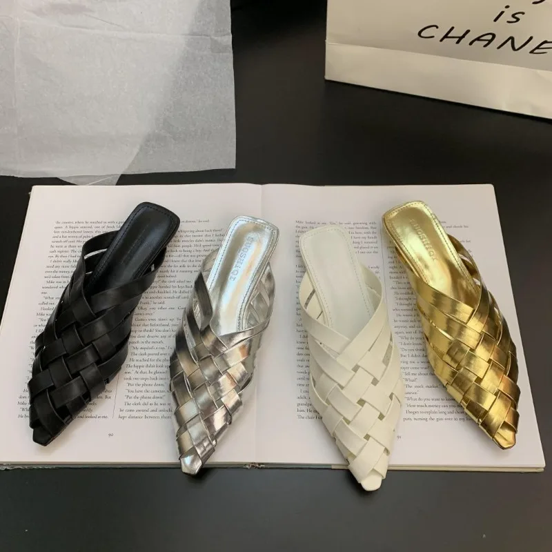 

2025 hot seller New Fashion Versatile Simple Pointed Braided Flat Bottom Cool Slipper Mueller Shoes Headband Half Dragged Sandal